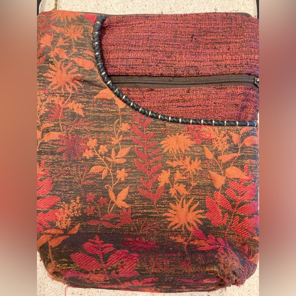 Red and Orange Crossbody Bag with Floral Pattern - Picture 4 of 13
